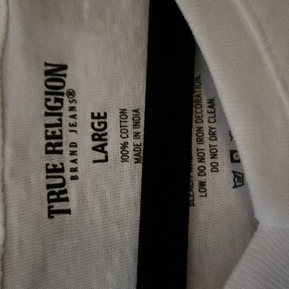 - NWT!! True Religion tshirt - Picture 4 of 6
